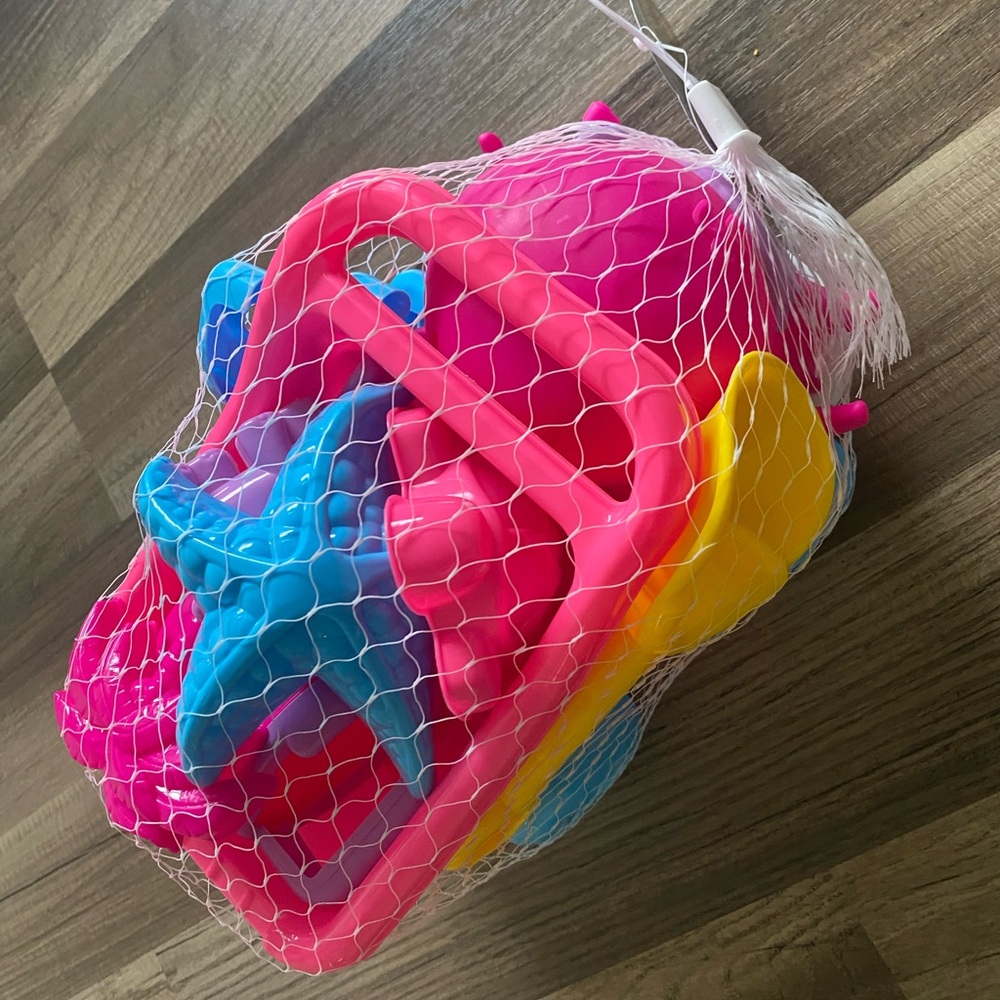 Colorful Beach Toy Set for Kids - Picture 5 of 16
